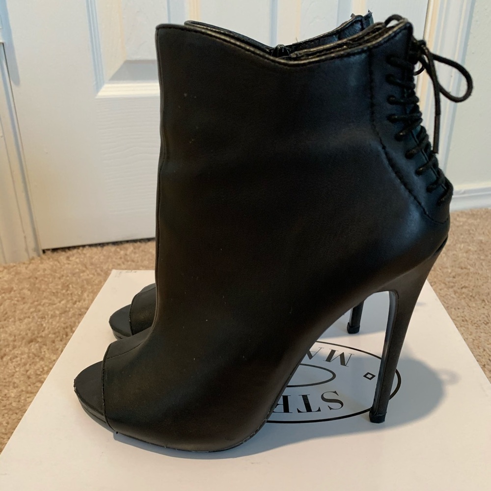 Black korsett Steve Madden open toe booties